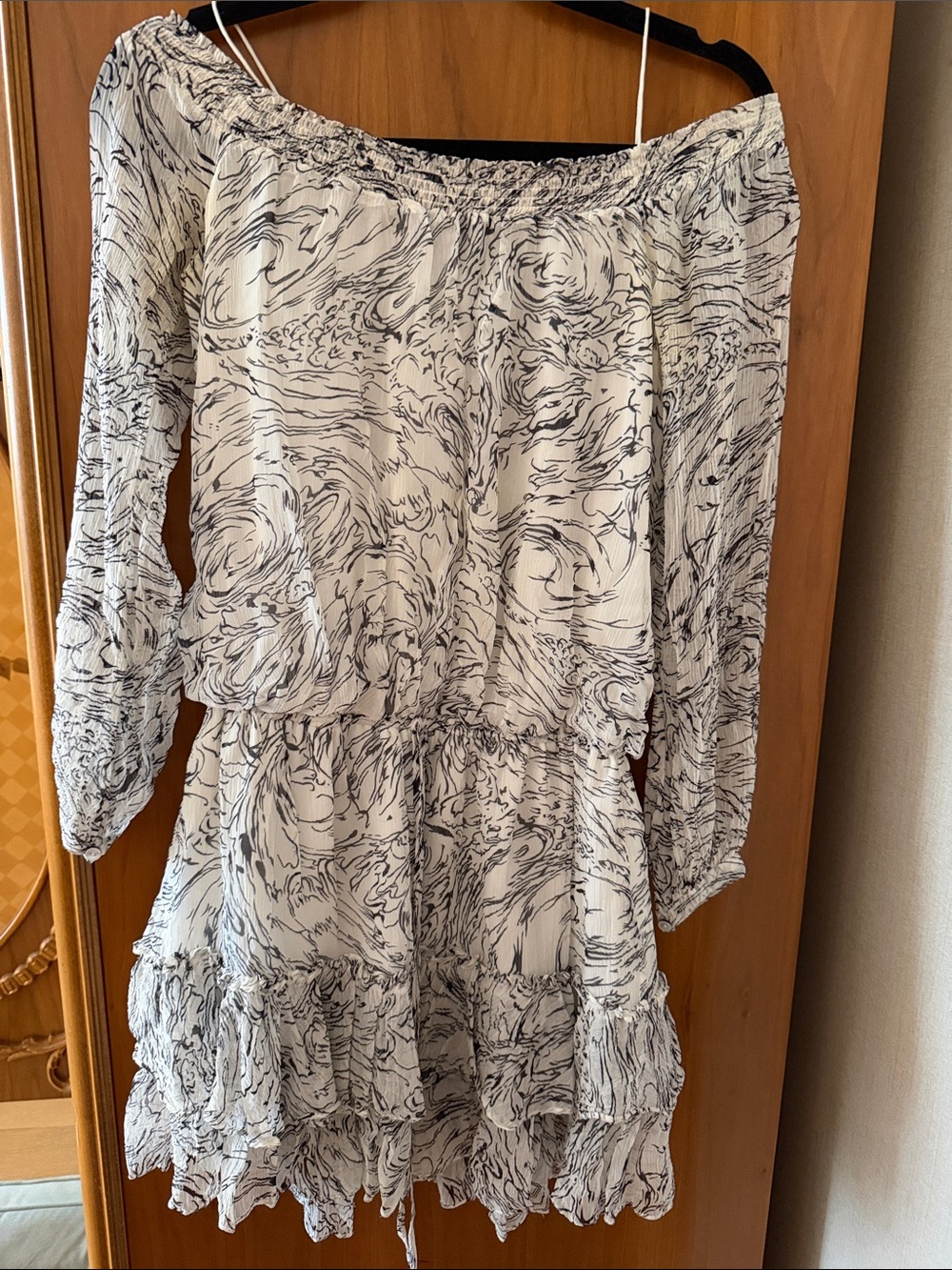 Elizabeth and James White and Black One-Shoulder Tiered Dress